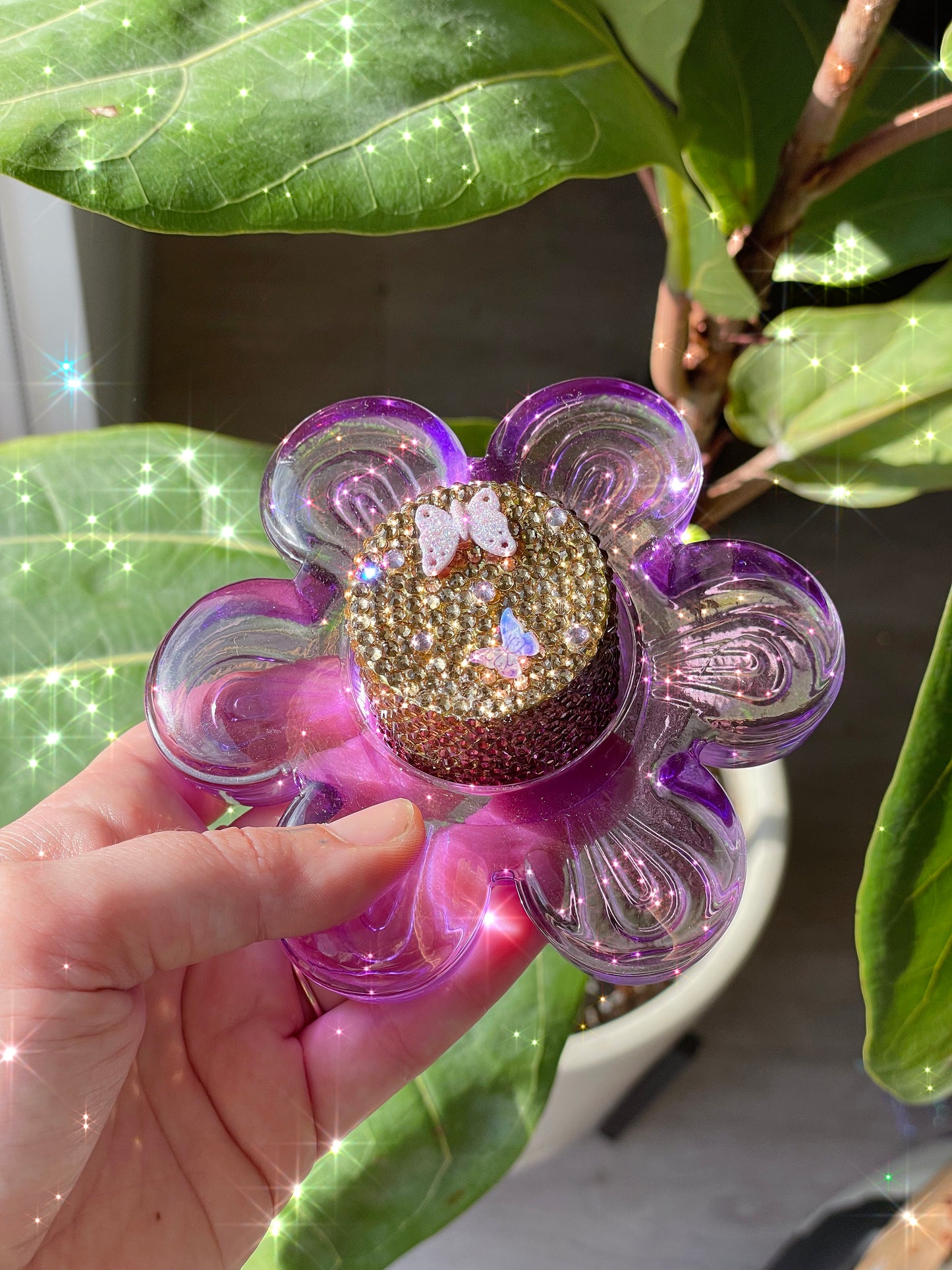tiny 1.6" butterfly flower grinder + holder
